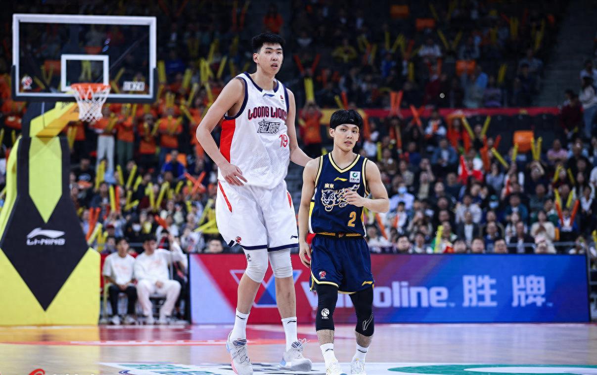 开云娱乐-CBA球员进步榜！广东旧将第一，山西两人入选，韩德君接班人第三